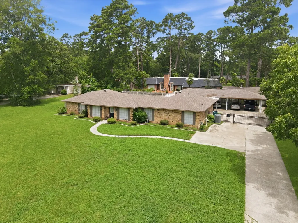 1302 W Sabine Street Carthage TX 75633