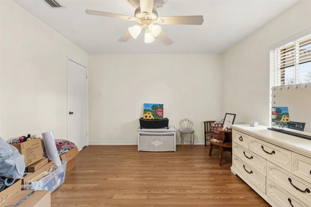 1302 W Sabine Street Carthage TX 75633