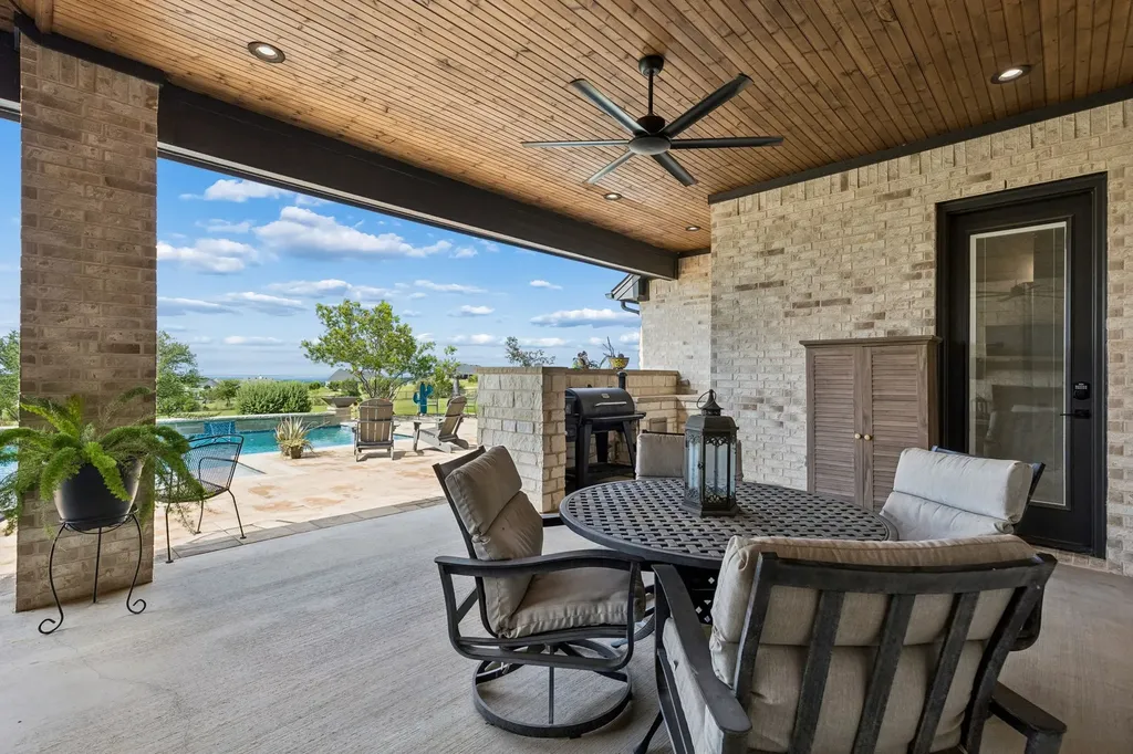 1025 High Point Street Weatherford TX 76087