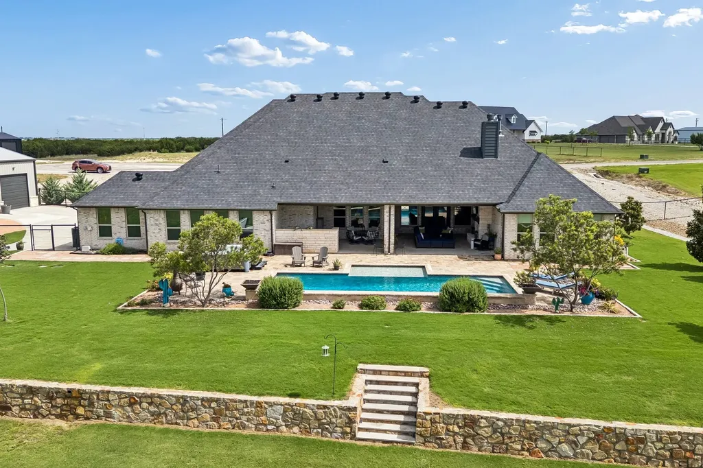 1025 High Point Street Weatherford TX 76087