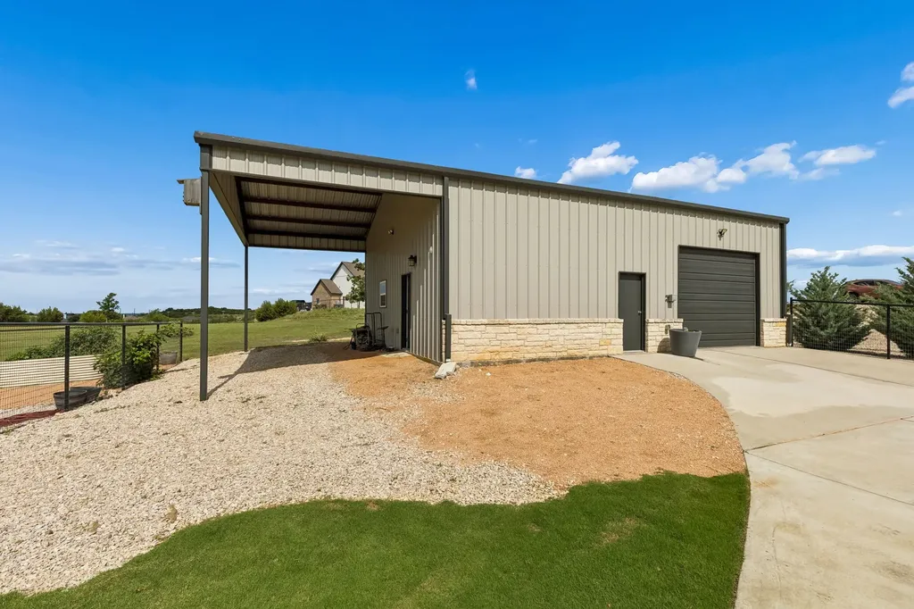 1025 High Point Street Weatherford TX 76087