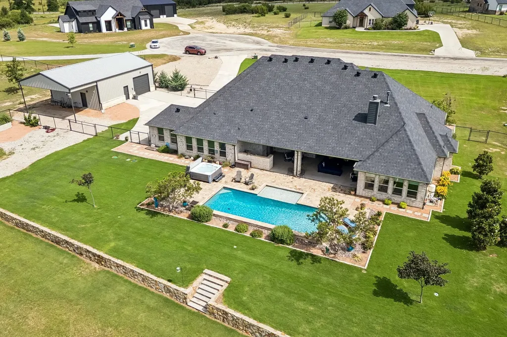 1025 High Point Street Weatherford TX 76087