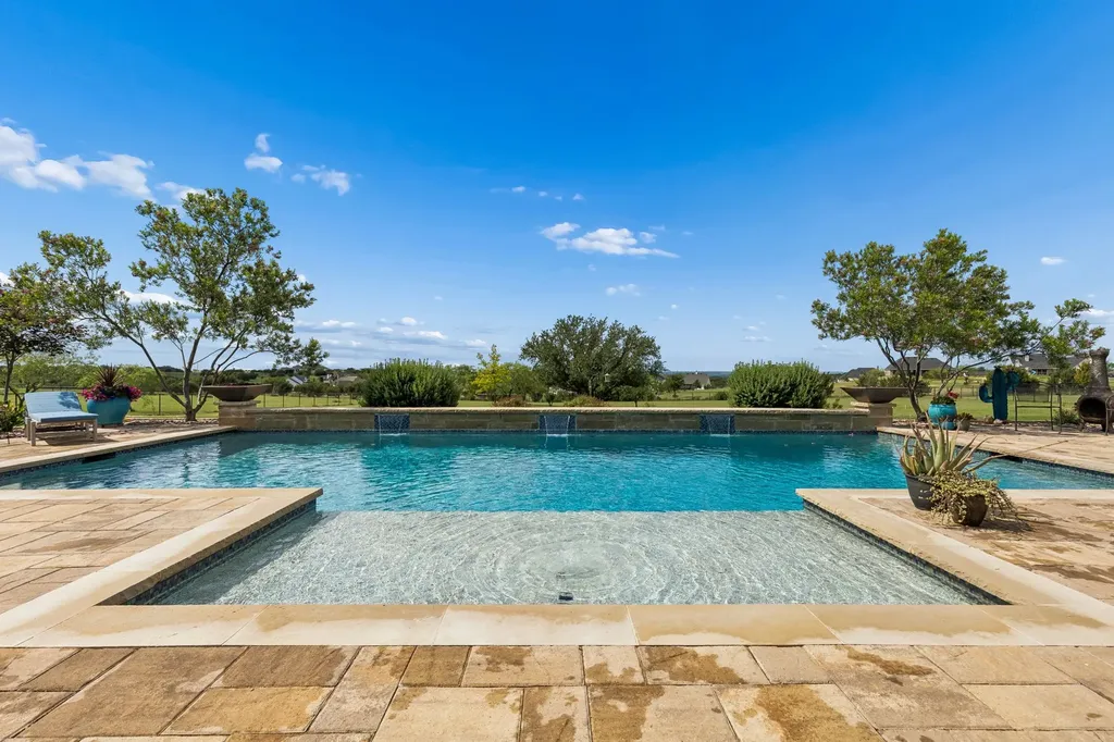 1025 High Point Street Weatherford TX 76087