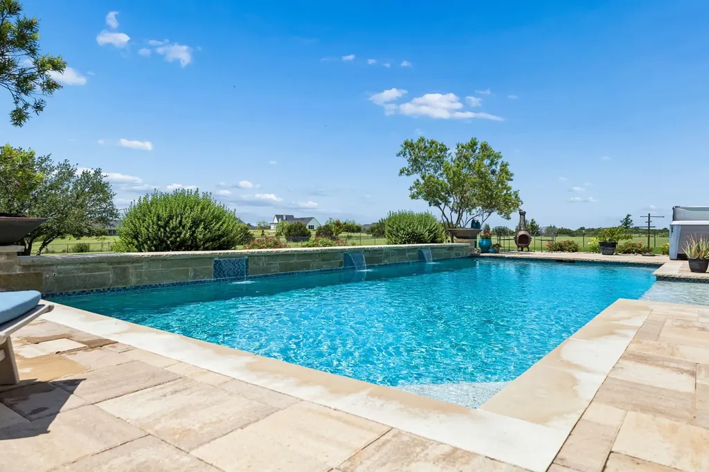 1025 High Point Street Weatherford TX 76087