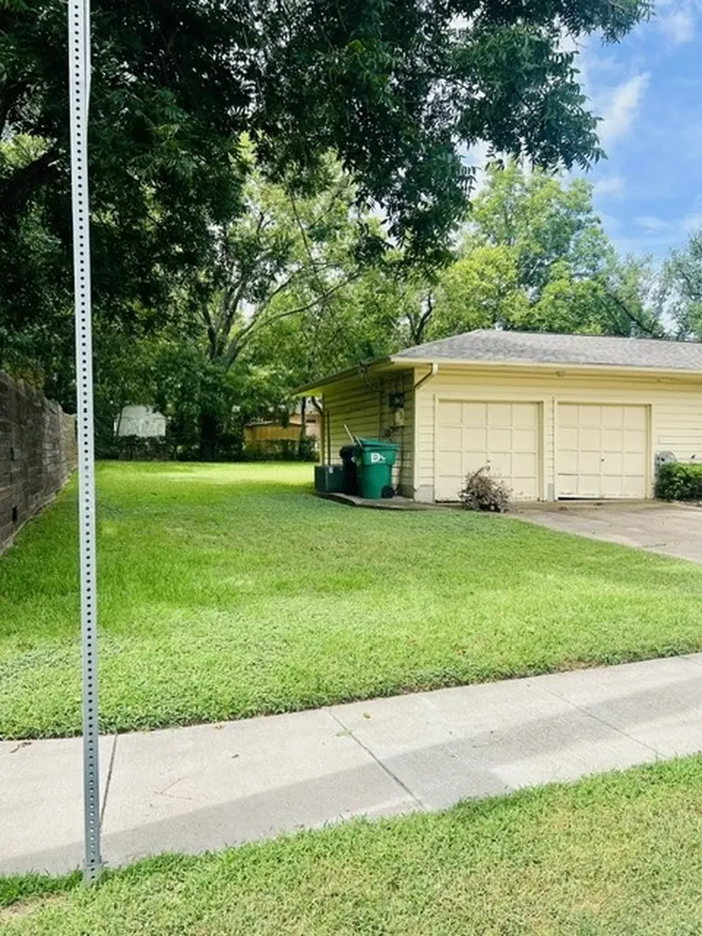 1326 E Sherman Drive Denton TX 76209