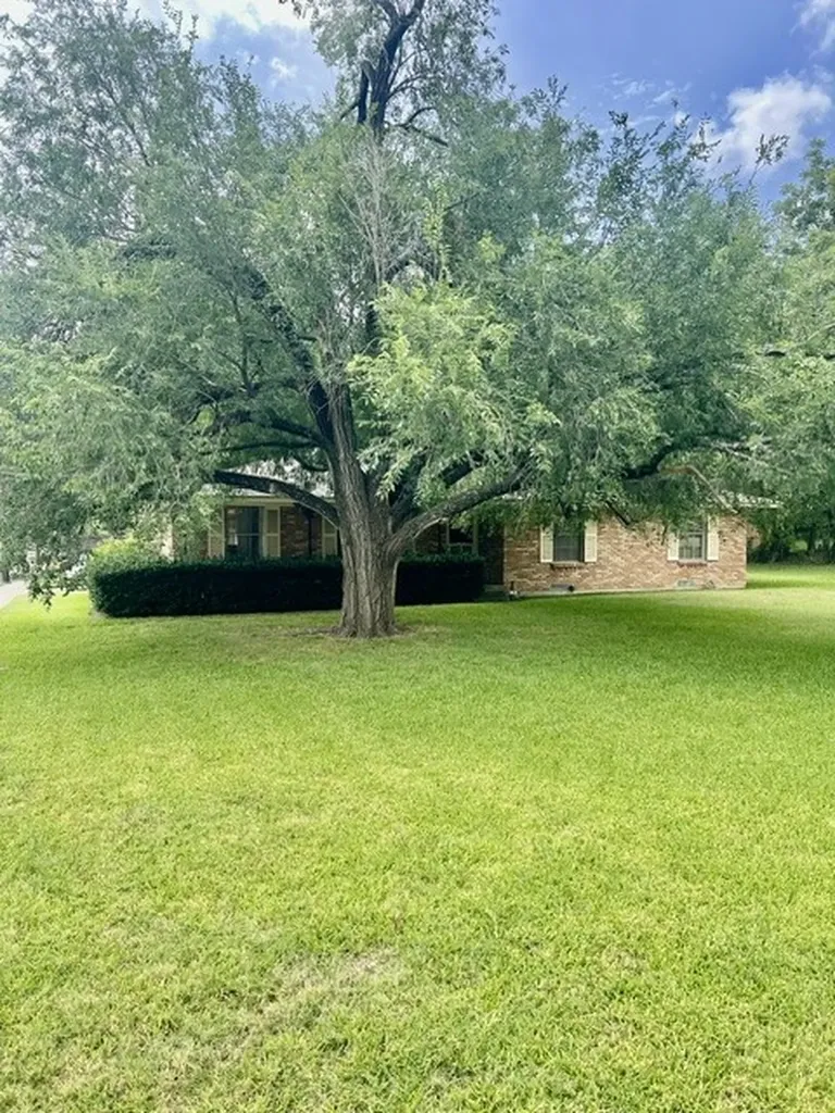 1326 E Sherman Drive Denton TX 76209
