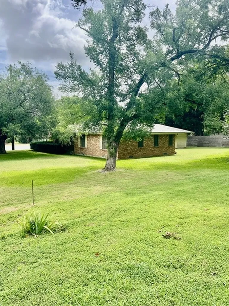 1326 E Sherman Drive Denton TX 76209