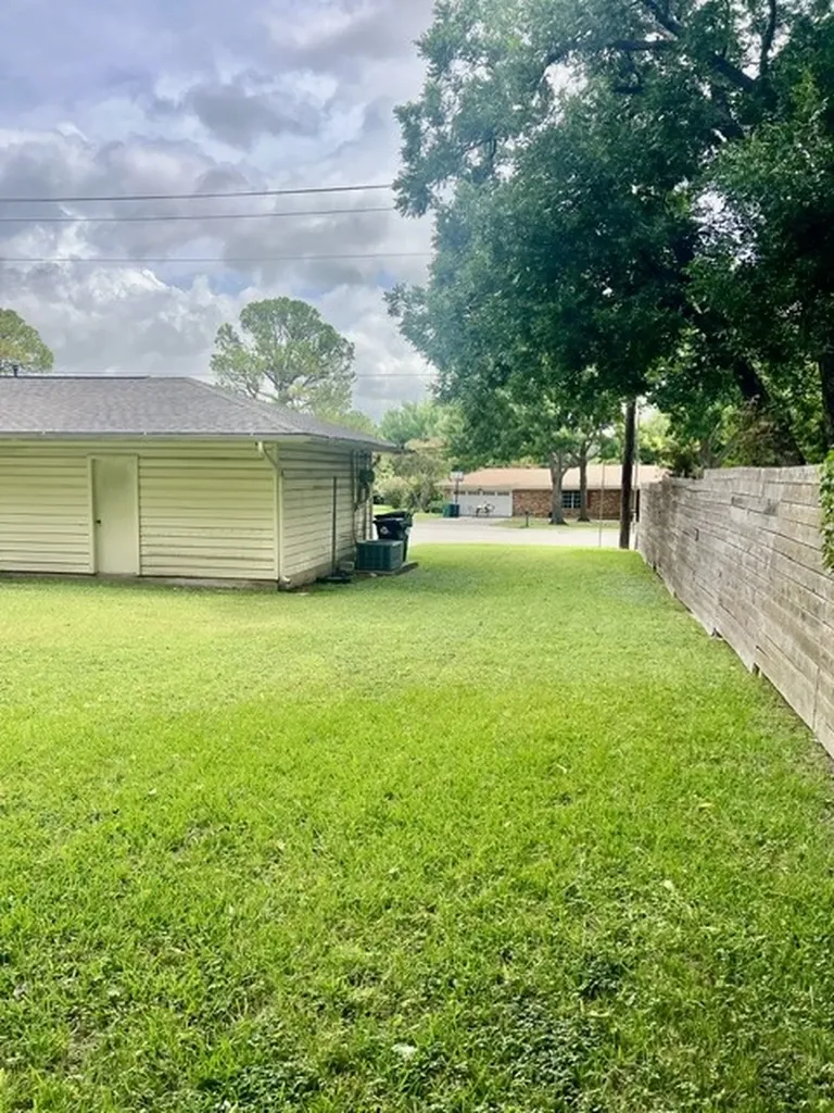 1326 E Sherman Drive Denton TX 76209