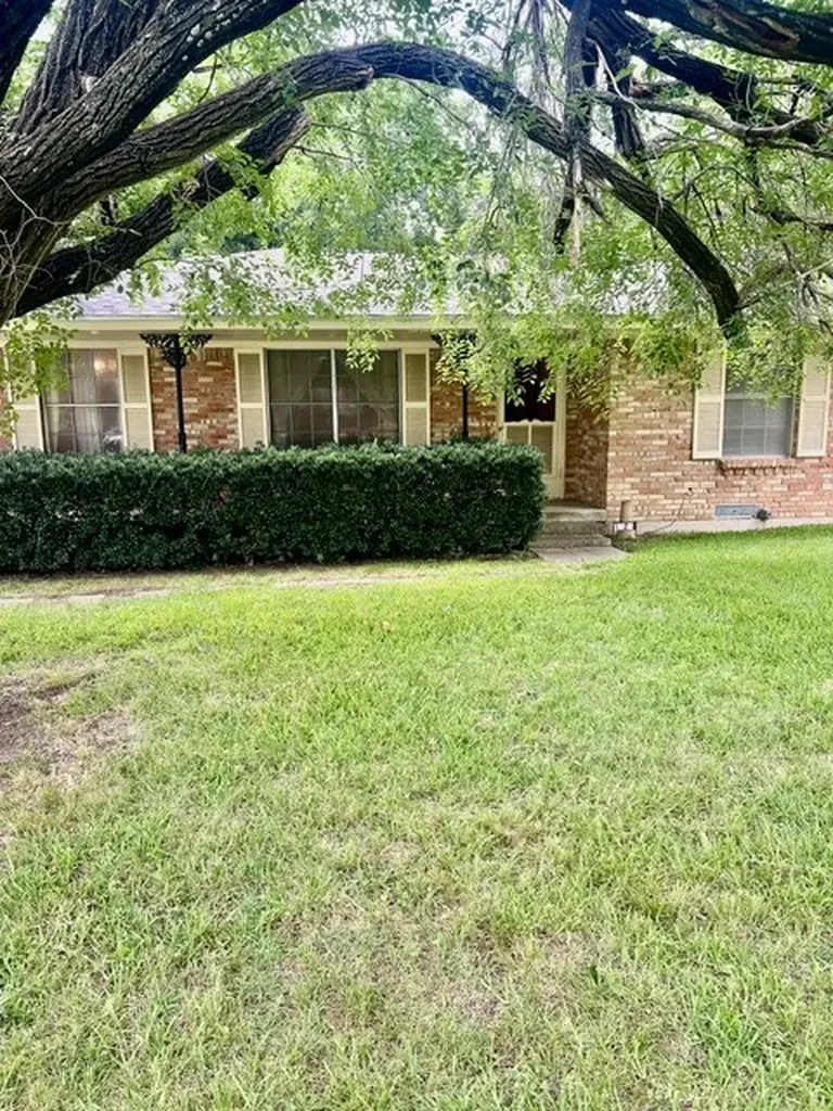 1326 E Sherman Drive Denton TX 76209