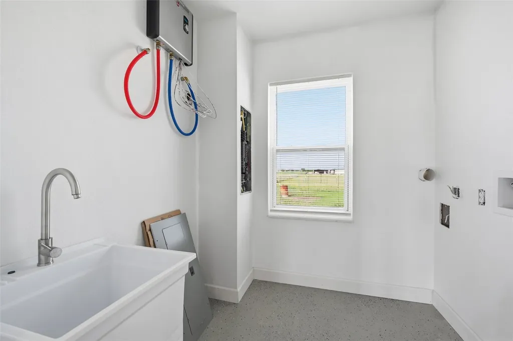 151 Kasberg Road Leroy TX 76654