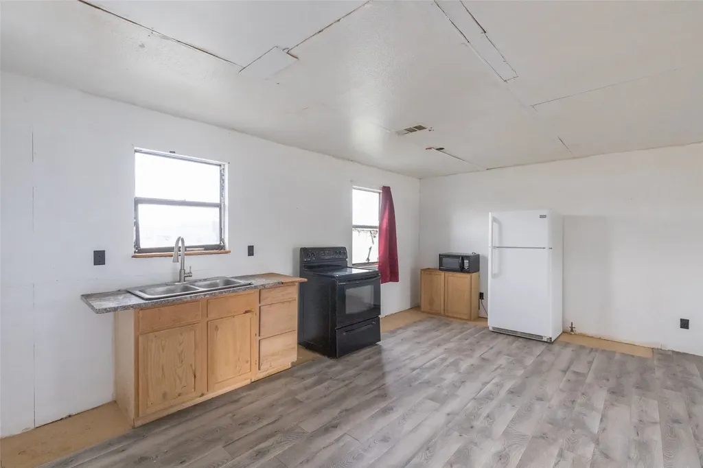 521 Avenue H Anson TX 79501
