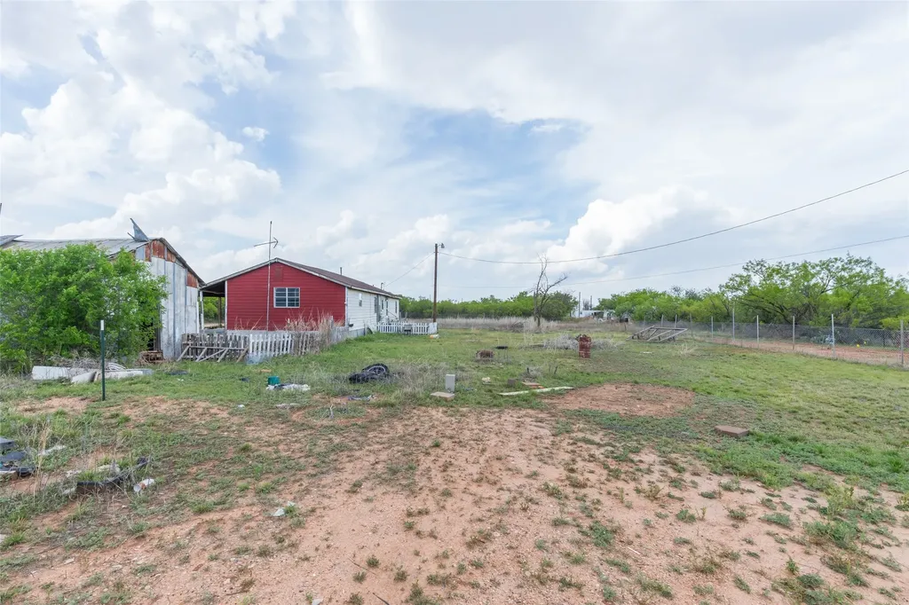 521 Avenue H Anson TX 79501