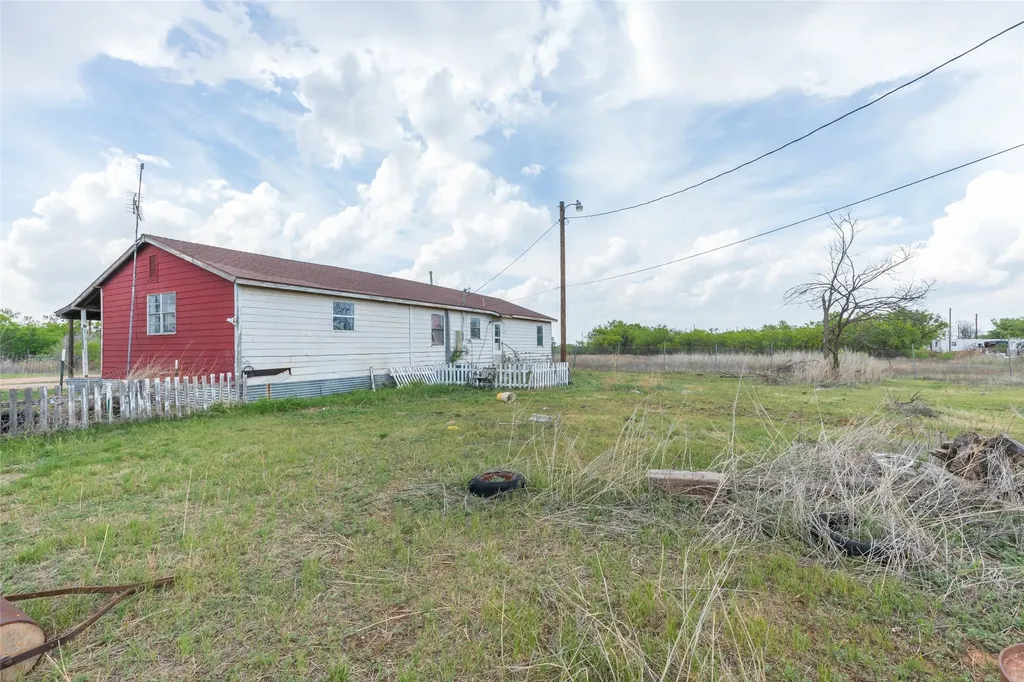 521 Avenue H Anson TX 79501