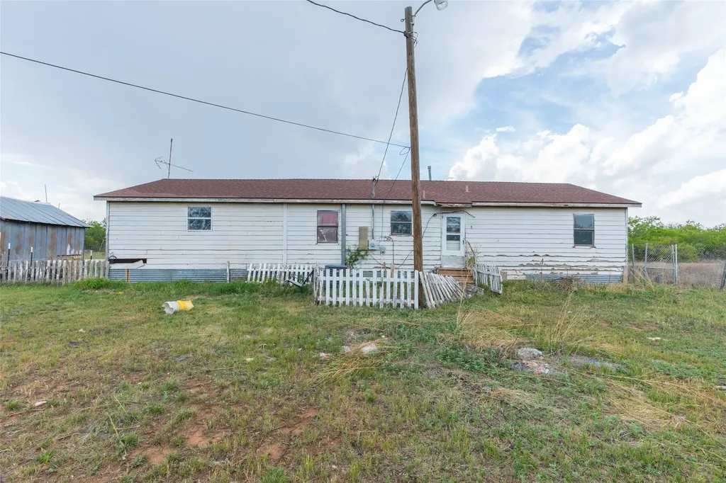 521 Avenue H Anson TX 79501