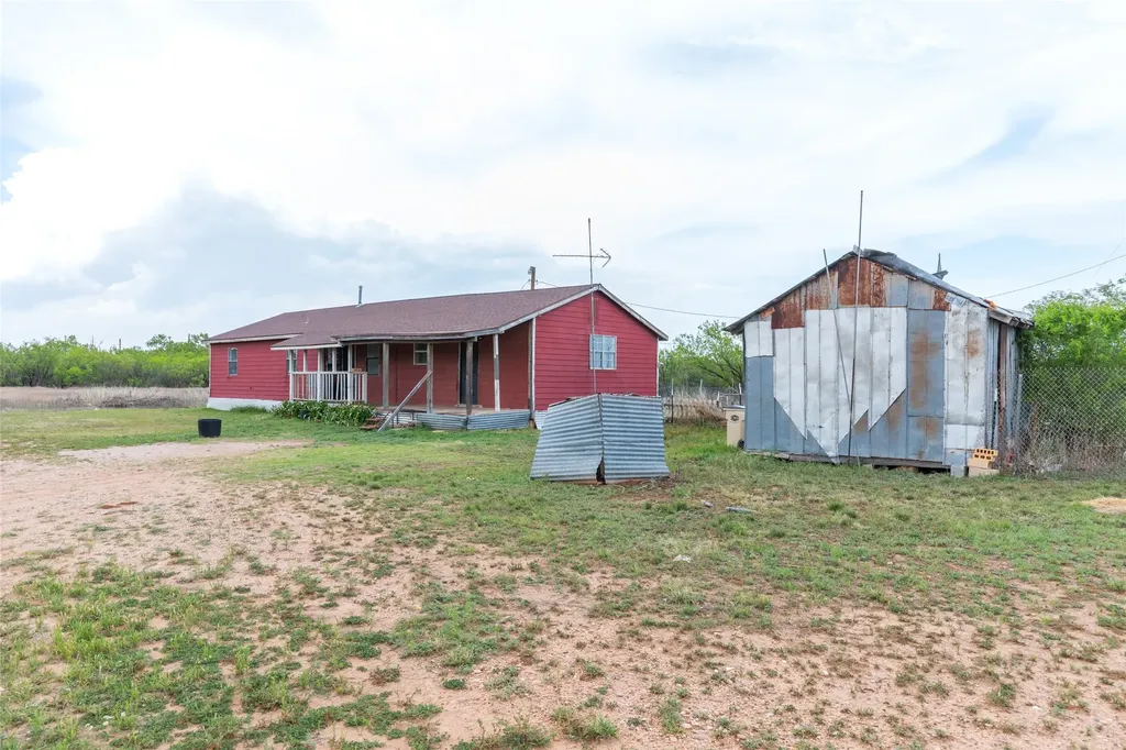 521 Avenue H Anson TX 79501