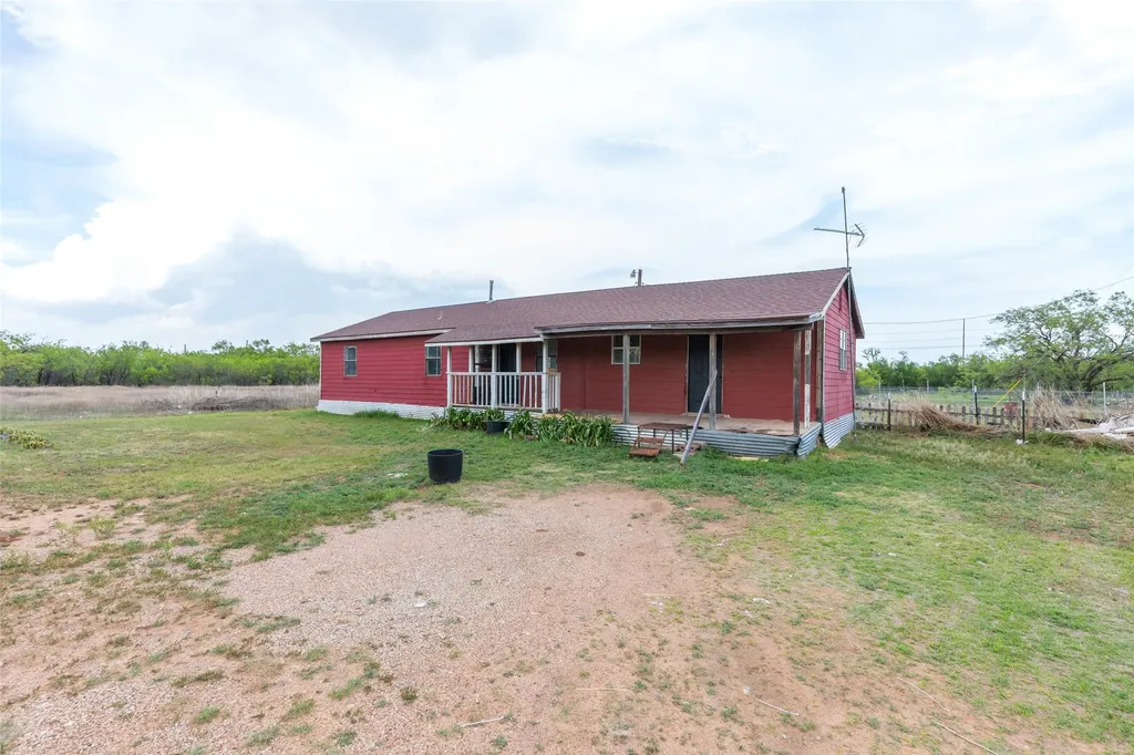 521 Avenue H Anson TX 79501