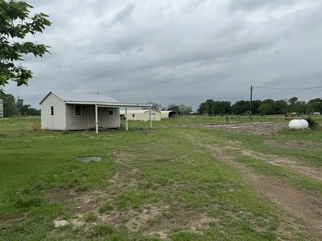 4913 N Fm 1752 Savoy TX 75479