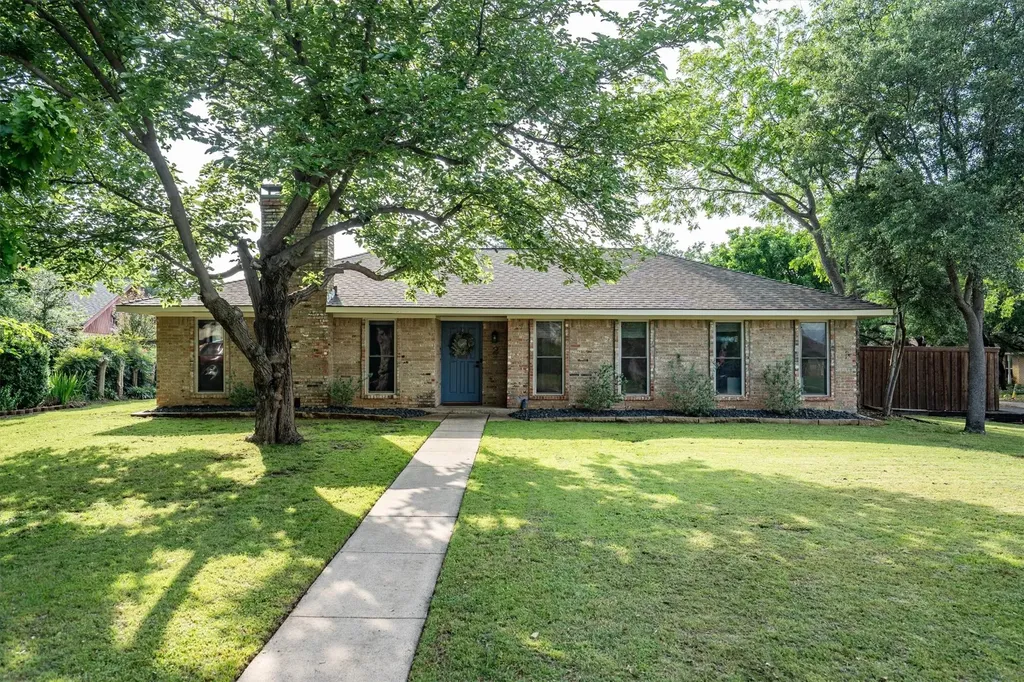 2 Whispering Circle Hickory Creek TX 75065