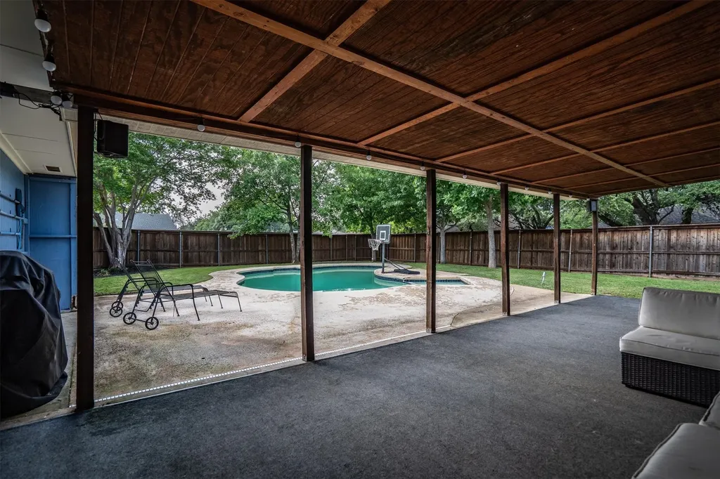 2 Whispering Circle Hickory Creek TX 75065