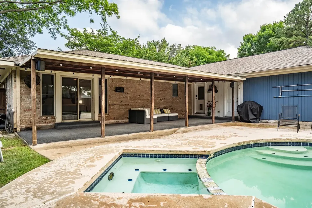 2 Whispering Circle Hickory Creek TX 75065