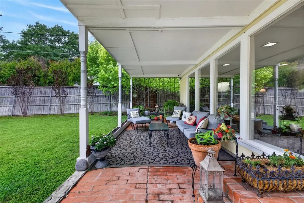 3505 White Settlement Road Fort Worth TX 76107