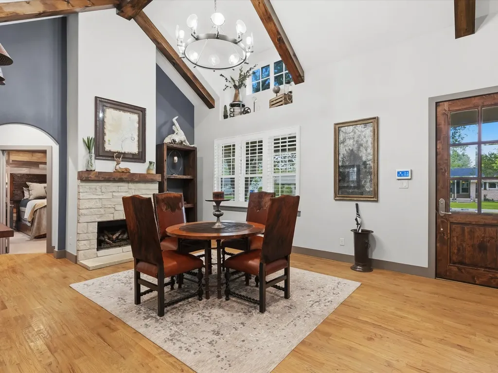2965 Eric Lane Farmers Branch TX 75234