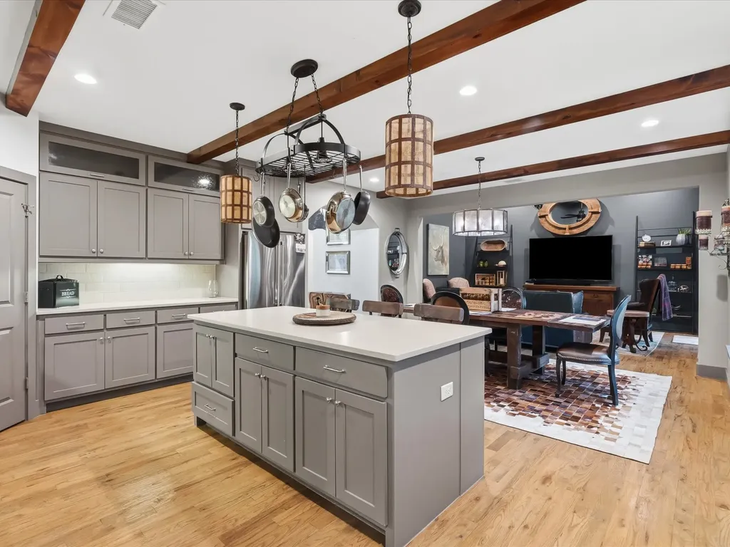 2965 Eric Lane Farmers Branch TX 75234