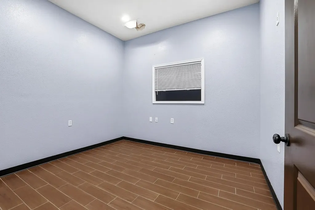 3301 S State Highway 121 Bonham TX 75418