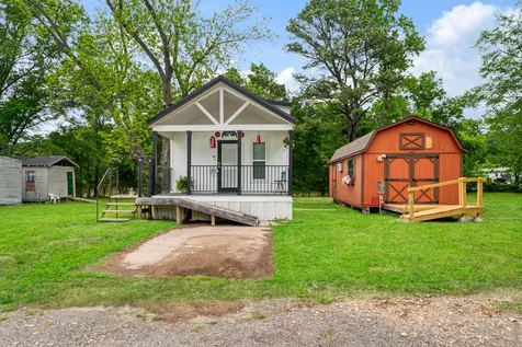 505 N Howison Street Bogata TX 75417