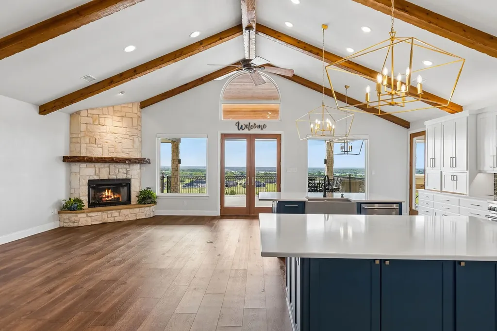 1400 Lady Amber Lane Granbury TX 76049
