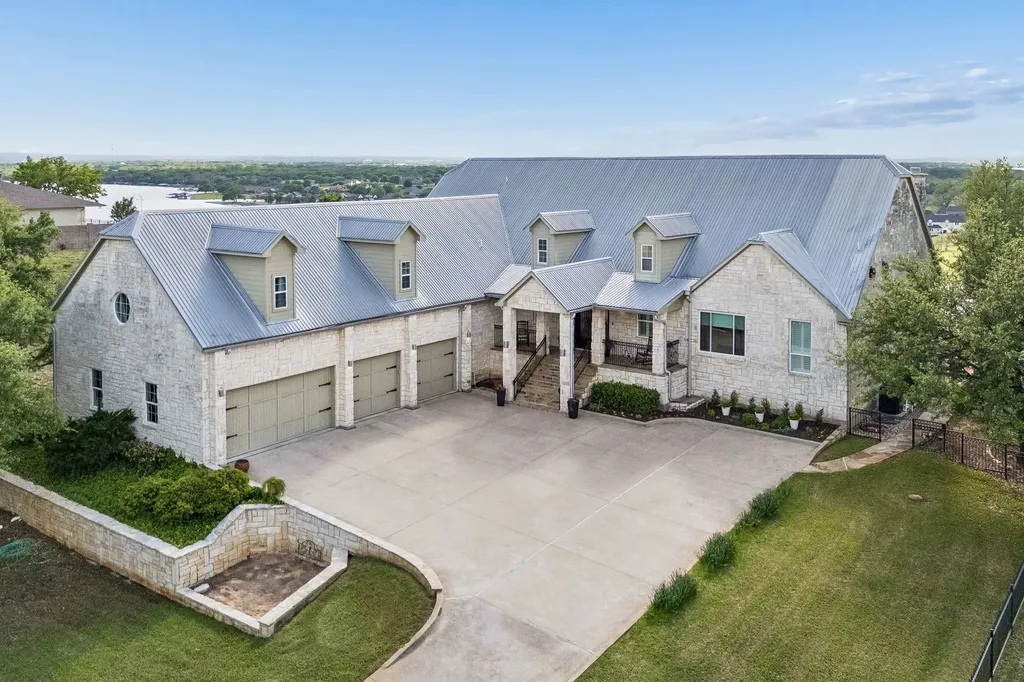 1400 Lady Amber Lane Granbury TX 76049