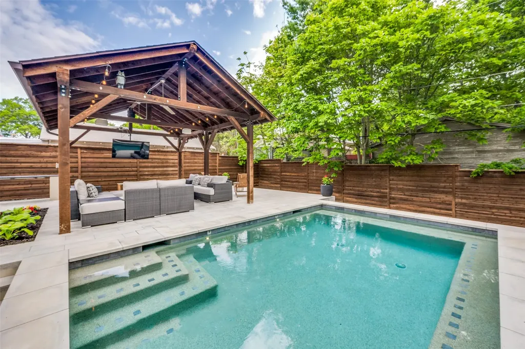 1701 Belle Place Fort Worth TX 76107
