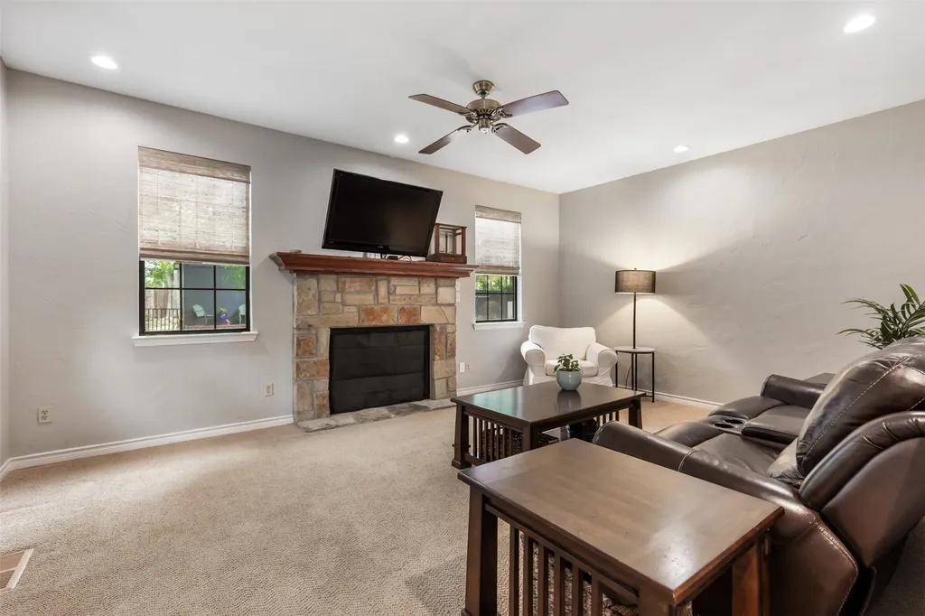 828 S Maurice Avenue Denison TX 75020