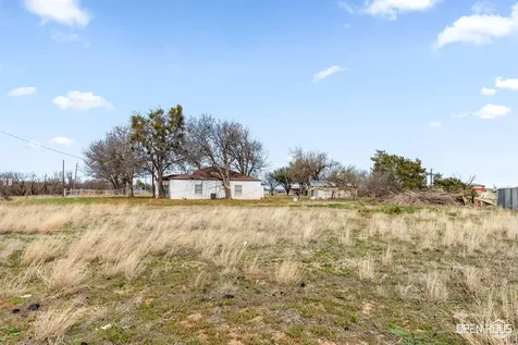 2062 Fm 368 S Iowa Park TX 76367