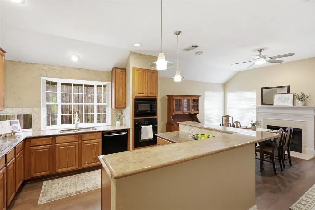 2638 Hidden Ridge Drive Arlington TX 76006