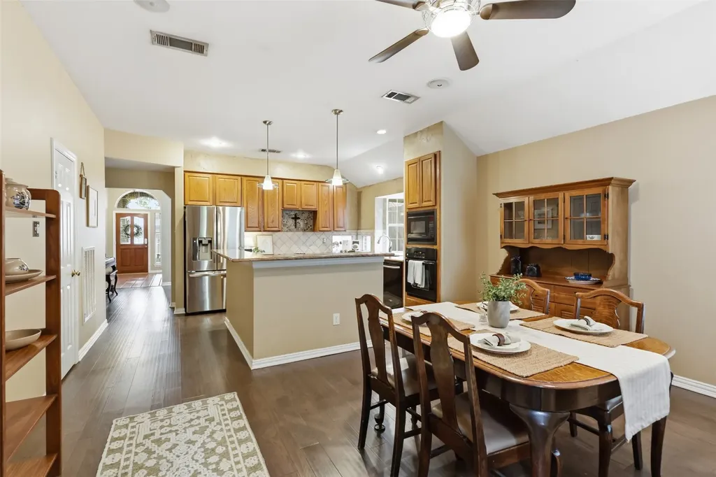 2638 Hidden Ridge Drive Arlington TX 76006