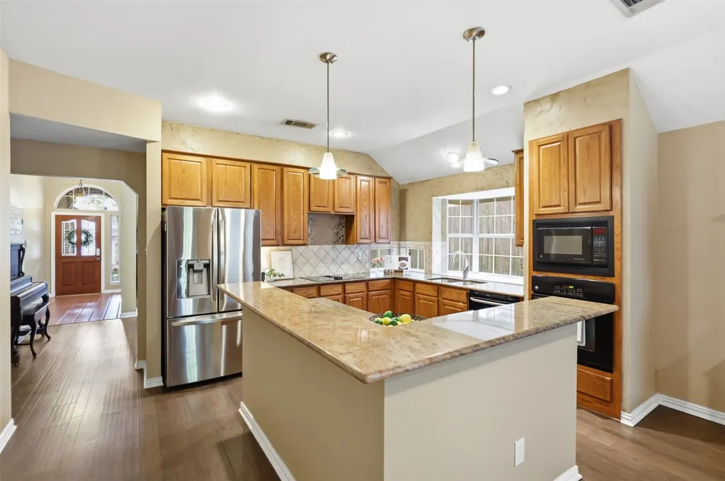 2638 Hidden Ridge Drive Arlington TX 76006