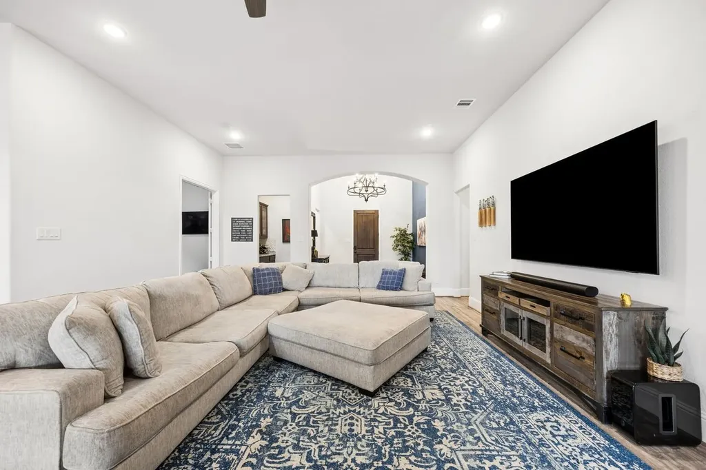 2700 Castlebridge The Colony TX 75056