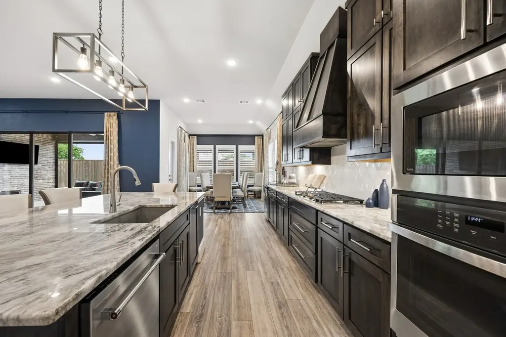 2700 Castlebridge The Colony TX 75056