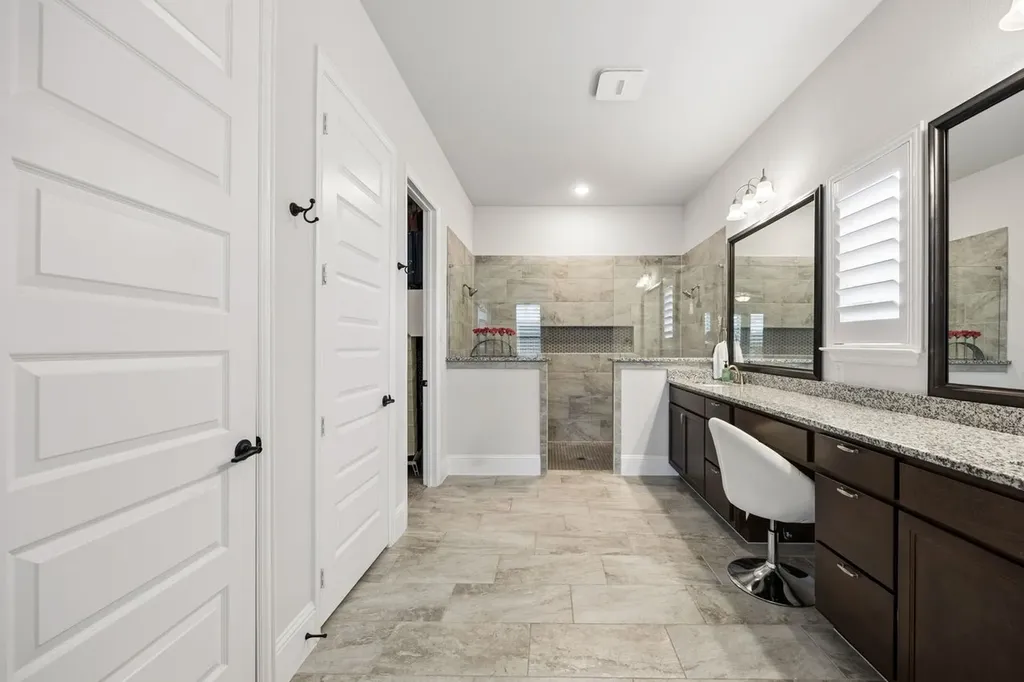 2700 Castlebridge The Colony TX 75056