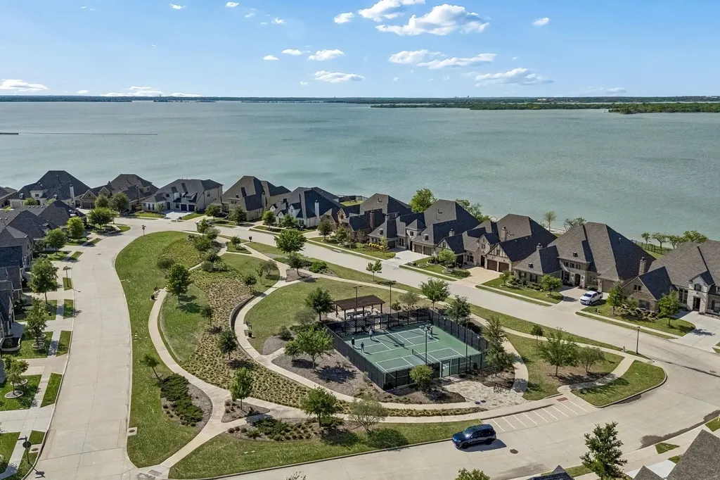 2700 Castlebridge The Colony TX 75056
