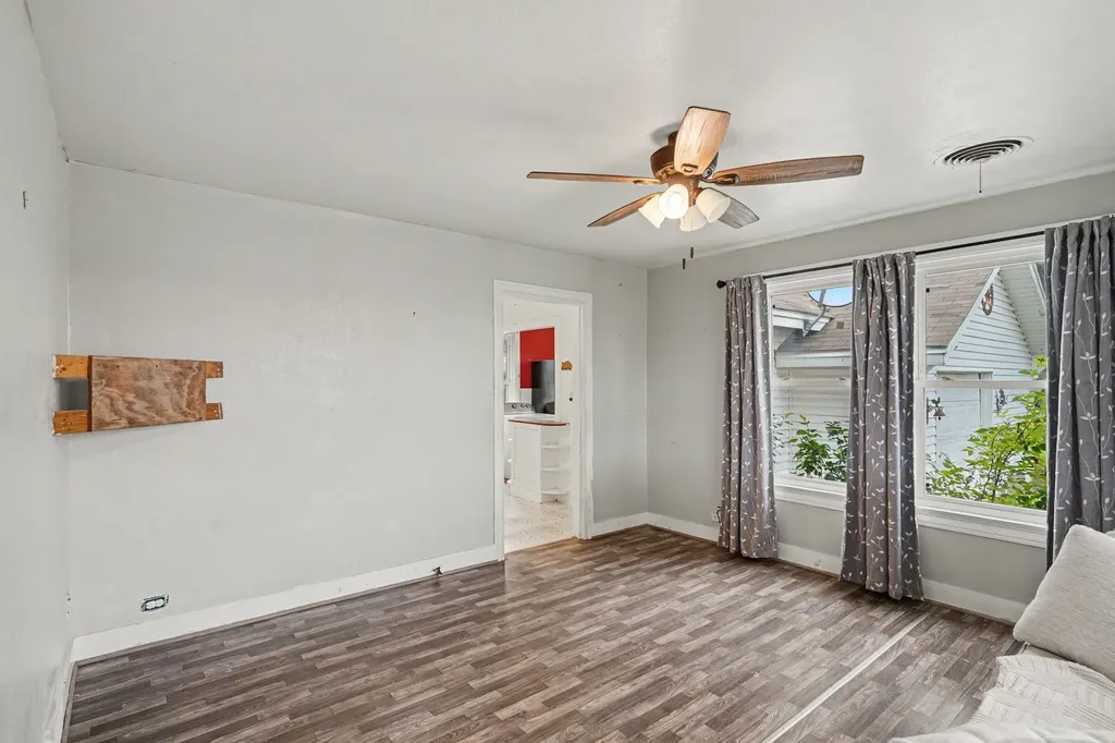 11015 State Highway 171 Covington TX 76636