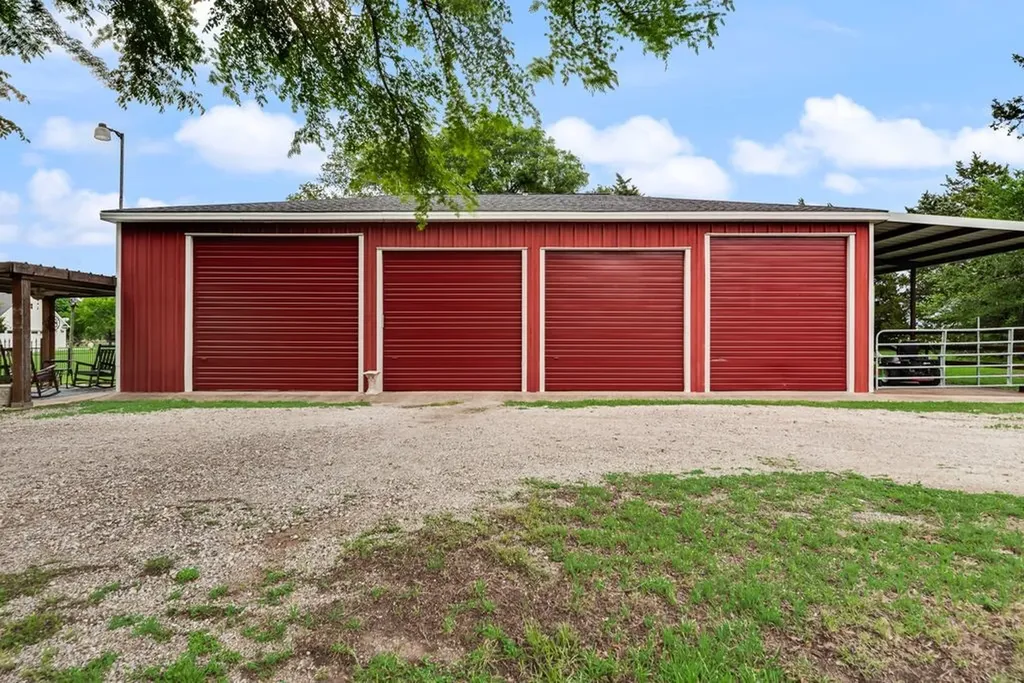 2880 County Road 249 Poetry TX 75160