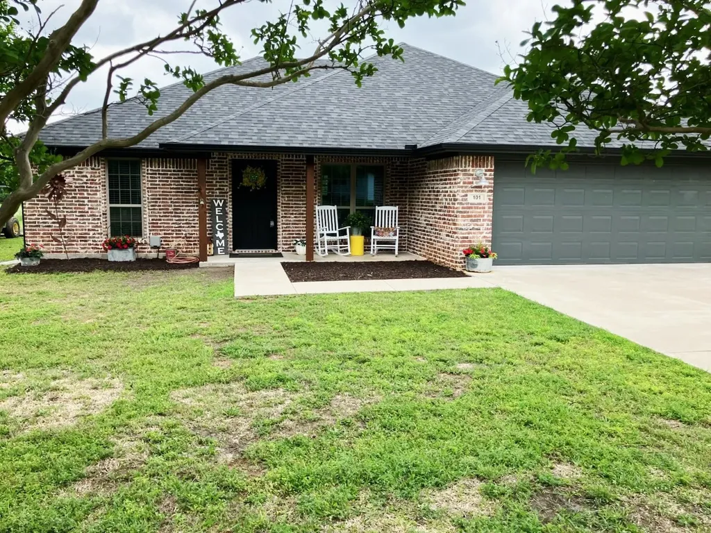 101 E Whitewright Road Savoy TX 75479
