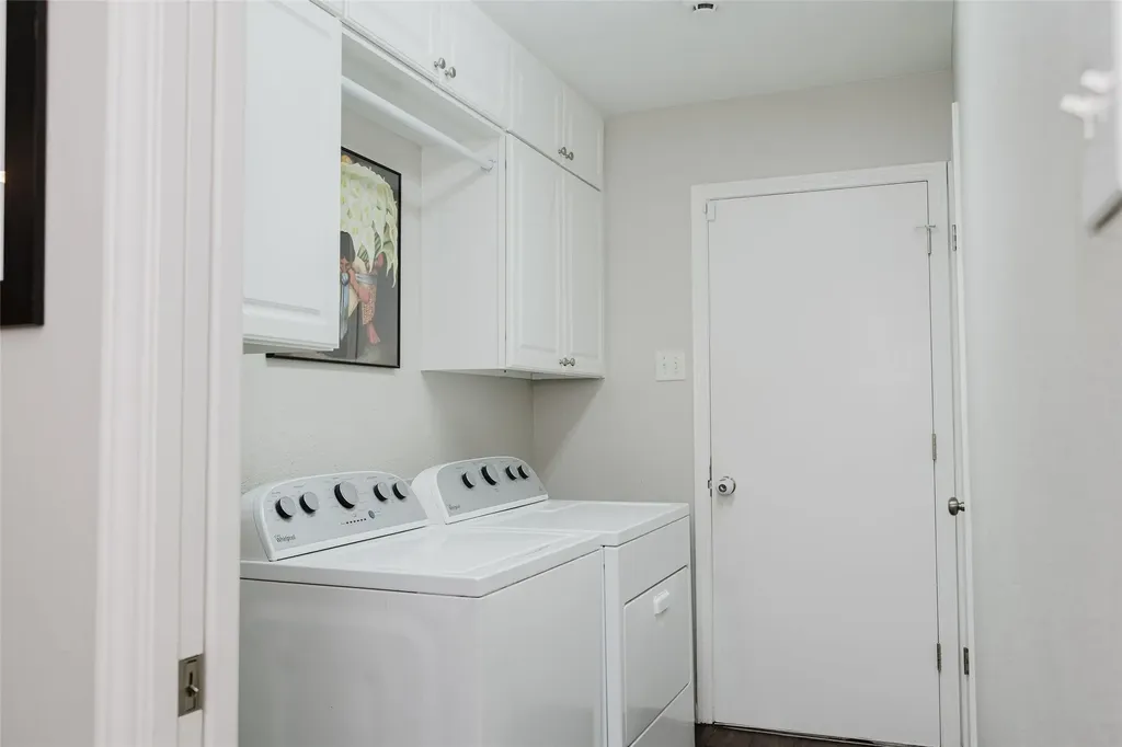 3257 Brookhaven Club Drive Farmers Branch TX 75234