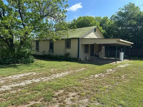109 Harrison Avenue Newcastle TX 76372