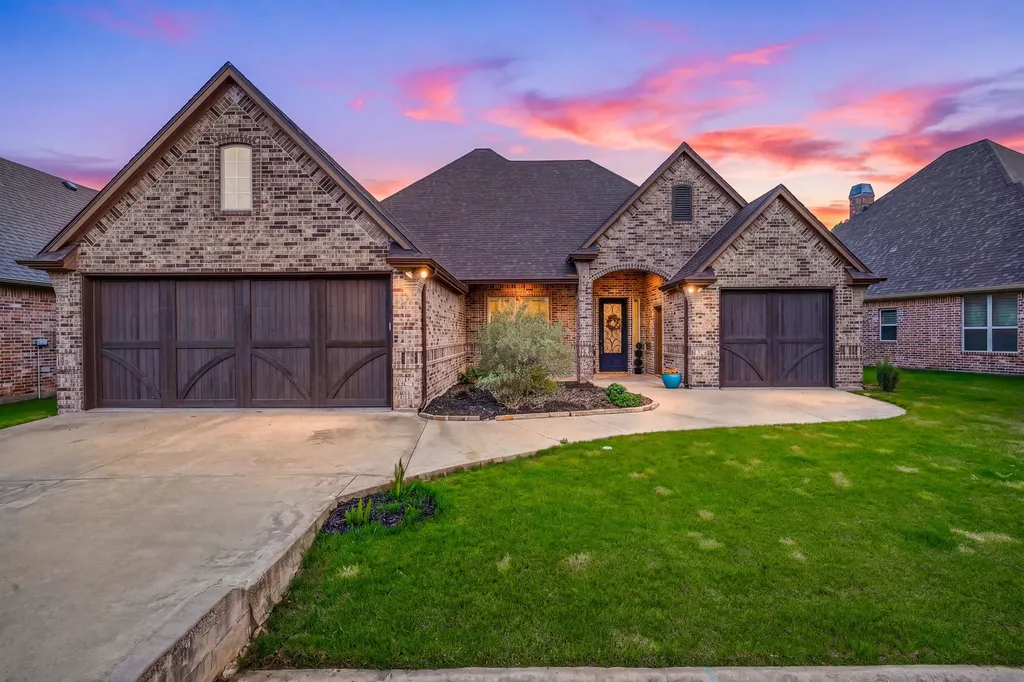 5711 Pebble Beach Drive Granbury TX 76049