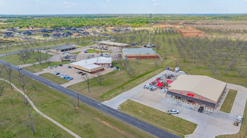 5711 Pebble Beach Drive Granbury TX 76049