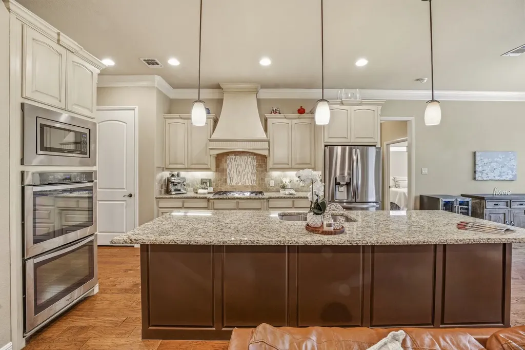 5711 Pebble Beach Drive Granbury TX 76049