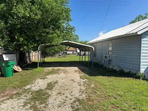 300 Harrison Avenue Newcastle TX 76372